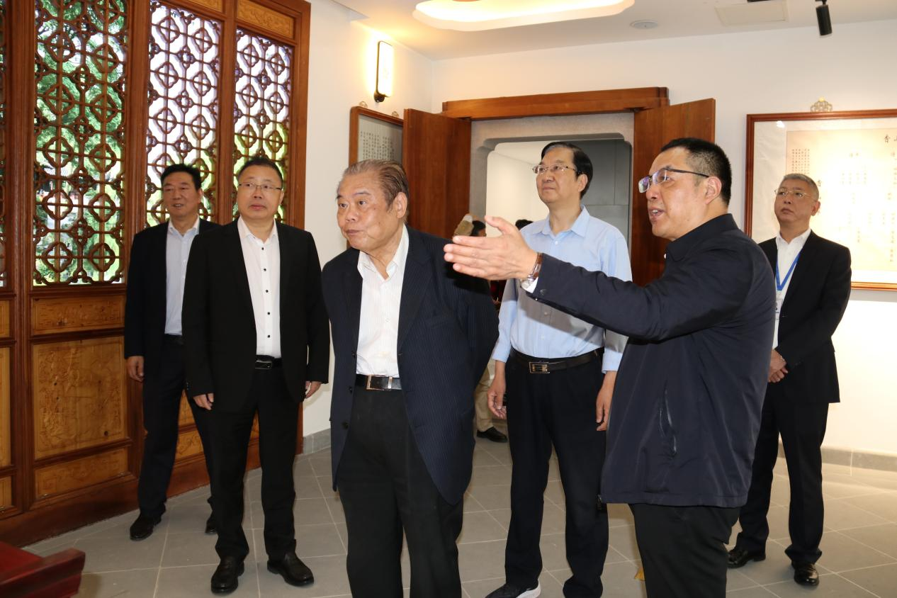 著名国学专家张其成出任苏州太湖书院院长
