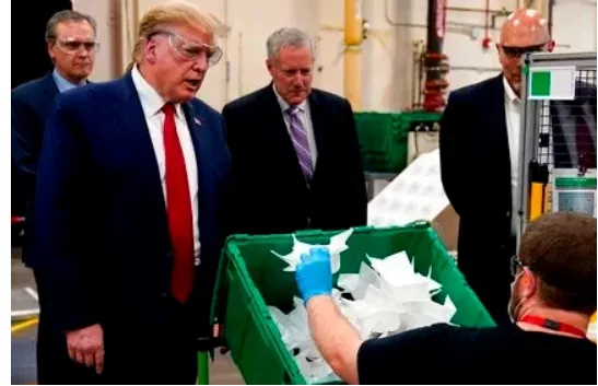 复工首日一个工厂1031人感染！即将解封的BC人不