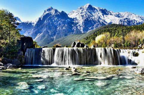 Coming to Lugu Lake will make people wonder if they are willing to forget the time and forget themselves in their dreams