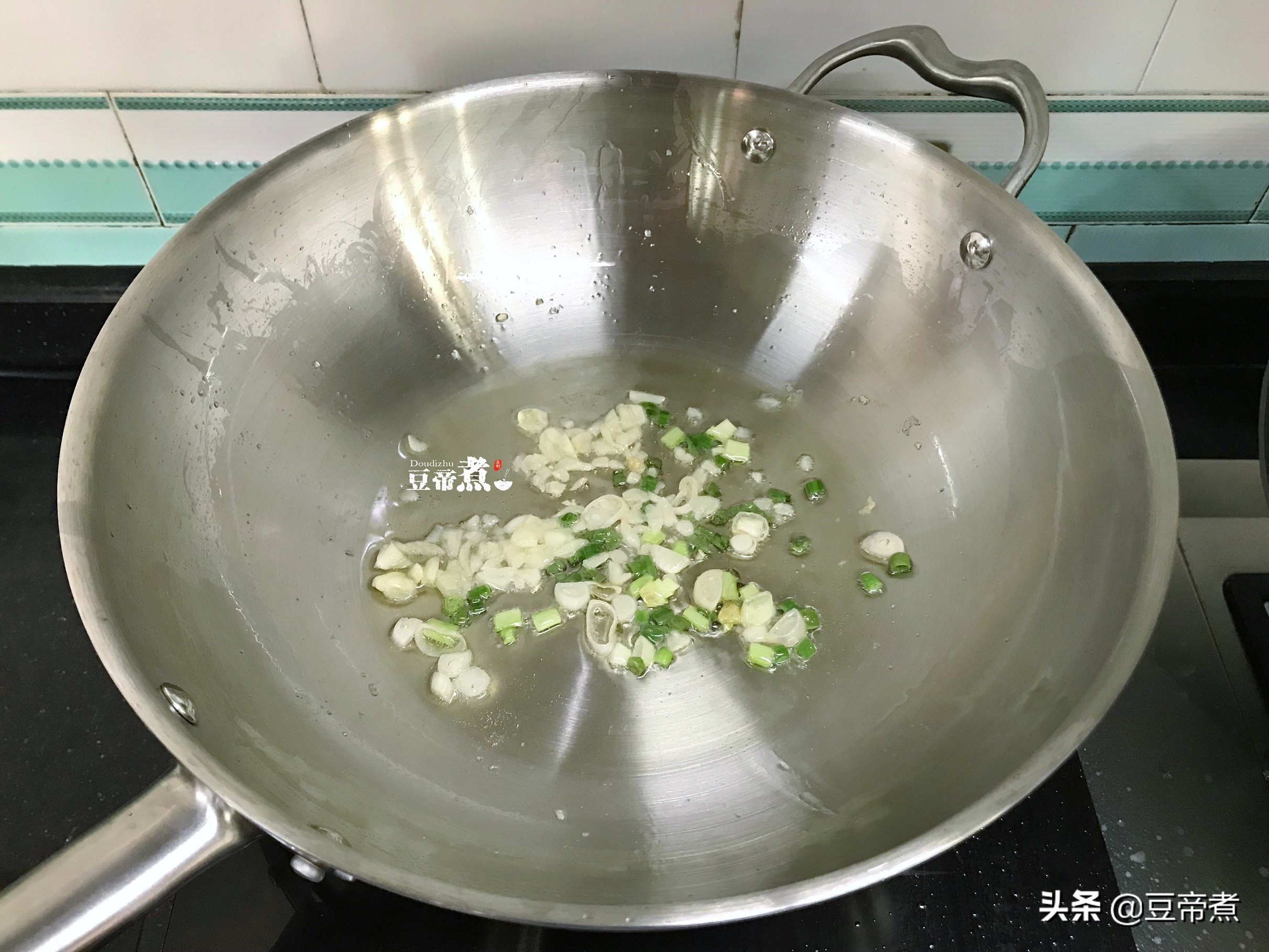 吃了30年的豆腐还不腻，要想豆腐好吃还入味，口感和味道少不了