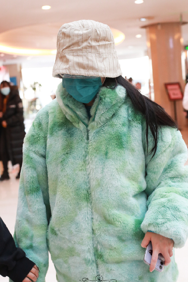 CCTV spring is late first couplet platoon: Li Yifeng, wang Yibo, jiang Shu shadow, 1000 royal seal, hot cling to show a body in succession