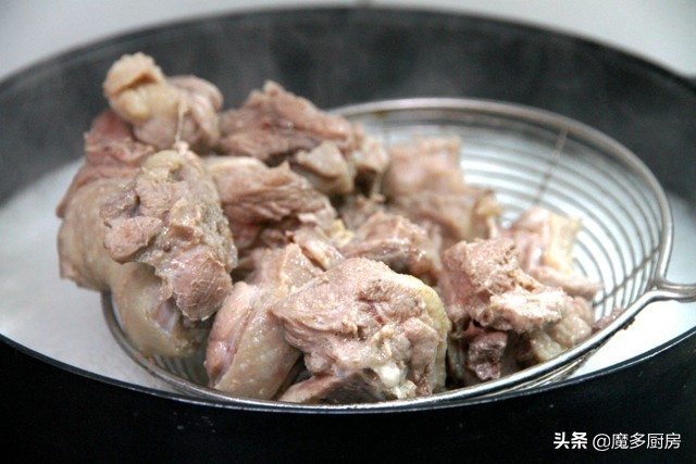Buy 2 duck legs for 9 yuan, cook a plate of beer duck, no oil and less seasoning, simple and easy to make, good nutrition