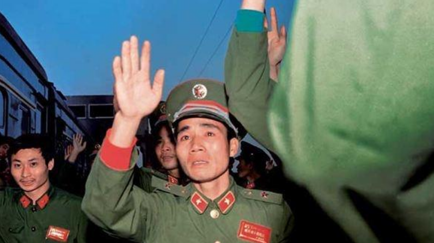 1985年百万裁军，很多部队领导不服，邓小平：头头不通调头头