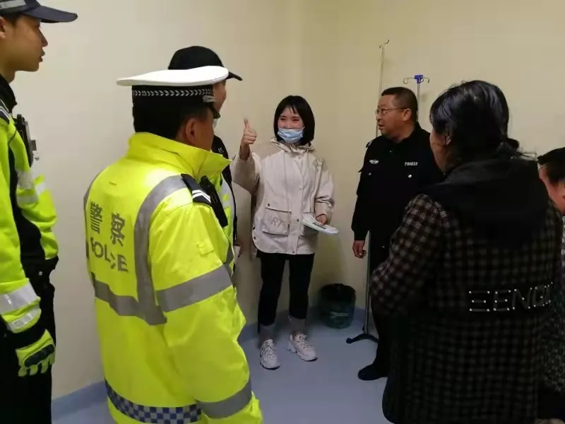 榆林一交警抱起昏迷女童冲进了医院······家长：你们是最美丽的人
