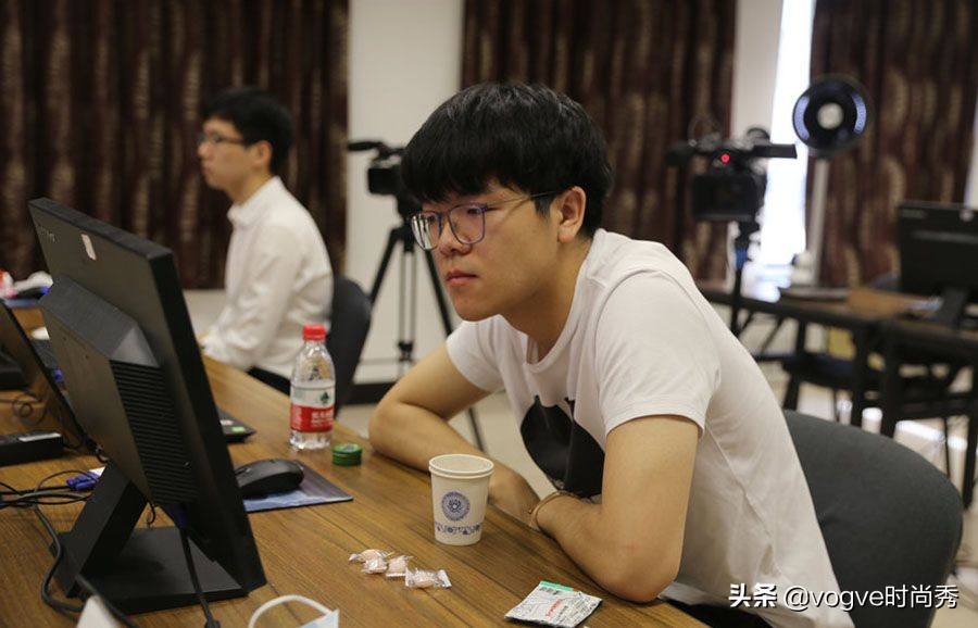 赢了韩国天才棋手反被嘲，骂冠军“不尊重女人”，需要分场合吗？