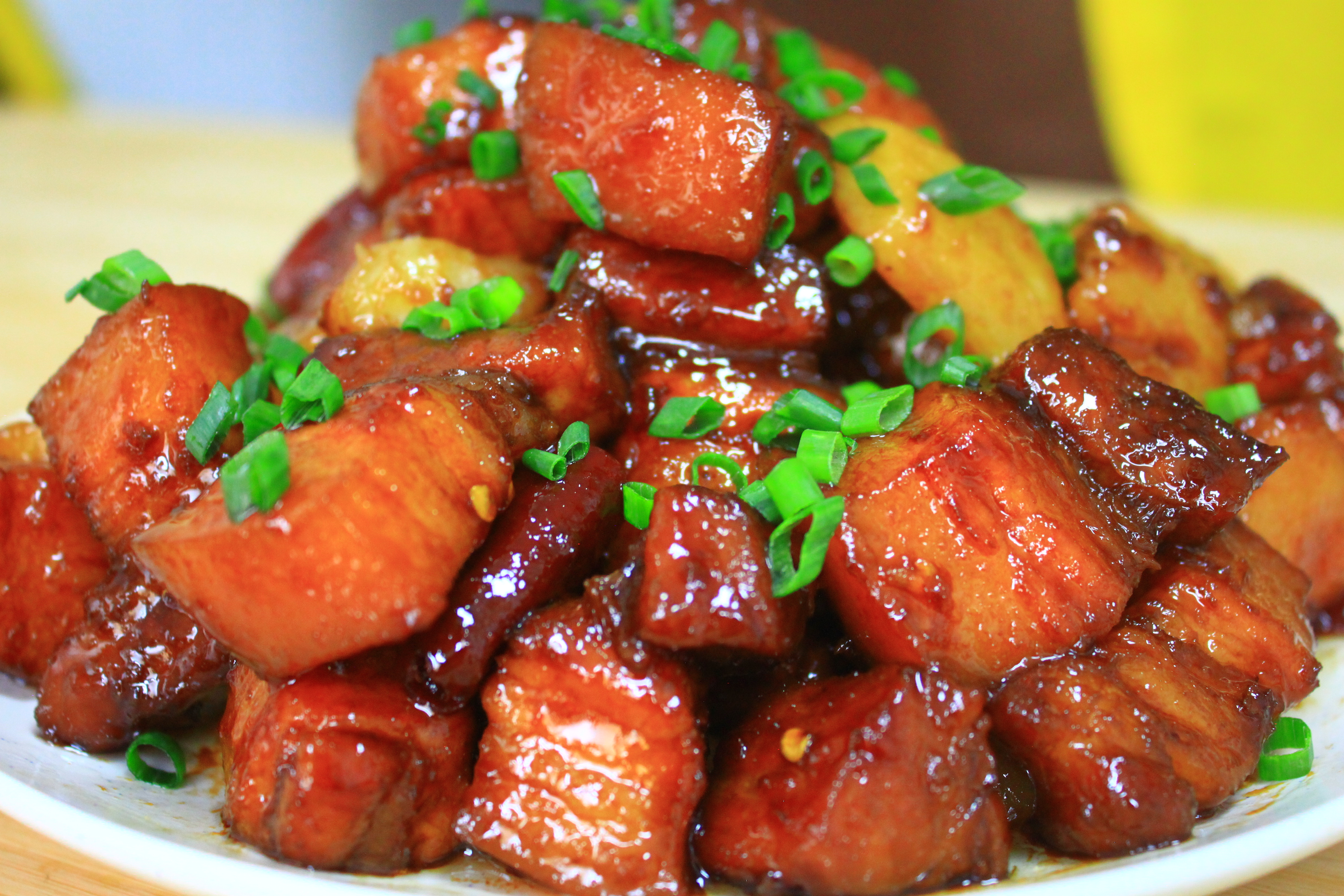 Why is the braised pork in the restaurant delicious?  The original method is exquisite, master 3 keys, the meat is not greasy