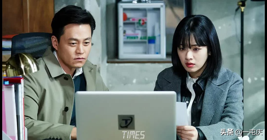 Li Ruijin and Li Zhuying starring in the Korean drama "Times", the ...
