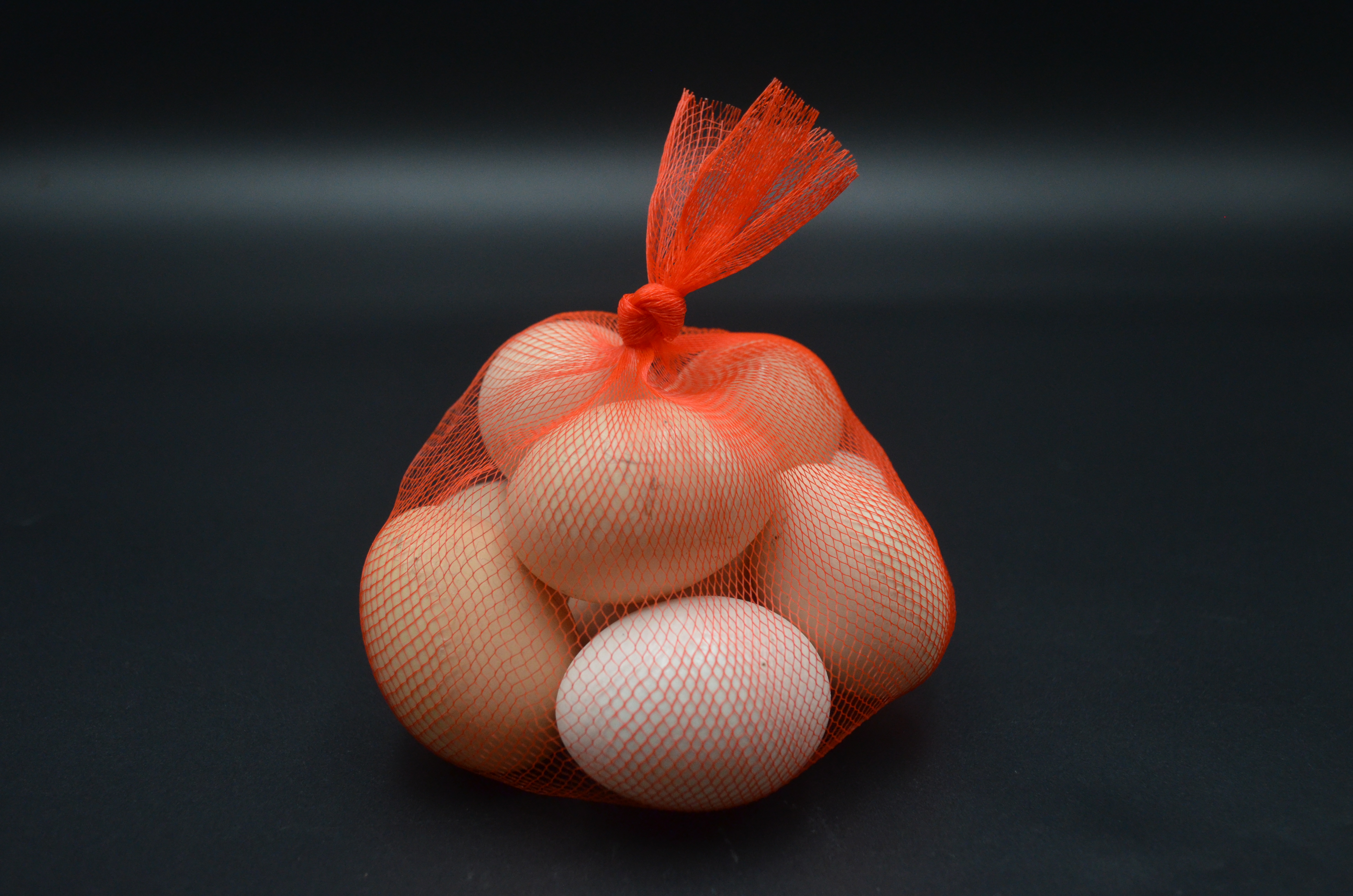 装鸡蛋的网罩放在卫生间，别提多实用，一年能省不少钱，涨知识了