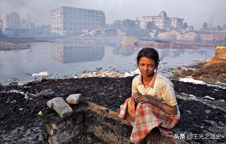 比印度还脏乱差，人口超1.6亿的孟加拉为什么如