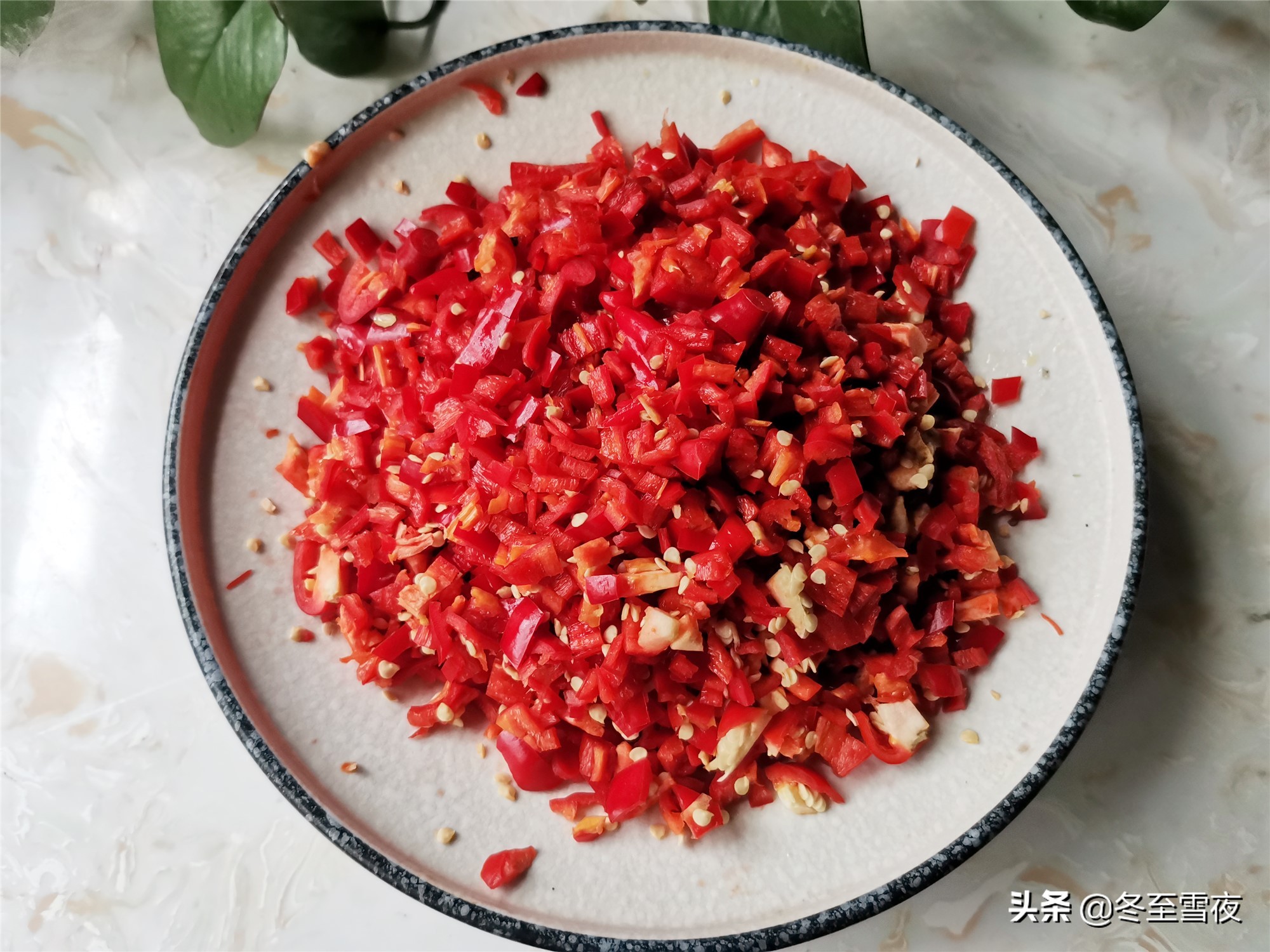 In autumn, it’s the time to make beef sauce. I will teach you how to make northeastern beef chili sauce instead of going to the supermarket.