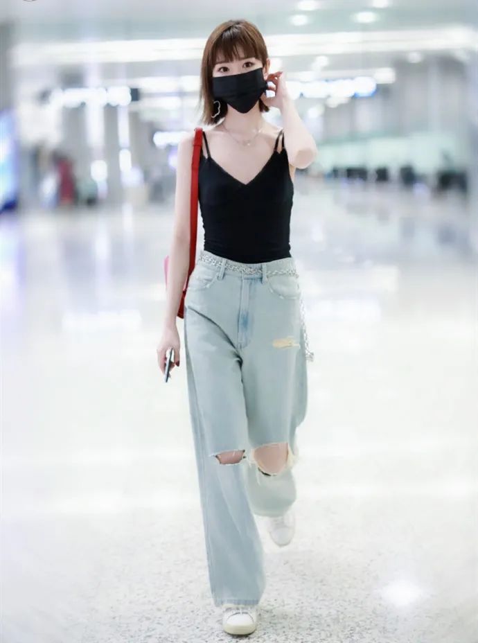 图文 毛晓彤私服反差太大了 本以为是乖乖女一个 没想到又霸气又撩人 毛晓彤私服高清视频 Www Bagua5 Net