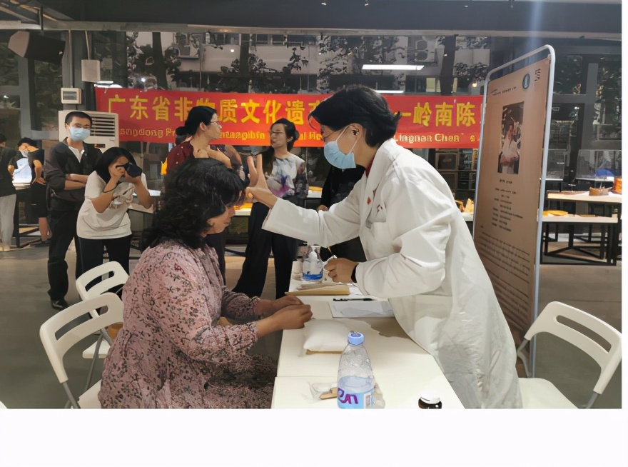 中医药“非遗进校园”岭南陈氏针法贴心传道送健康