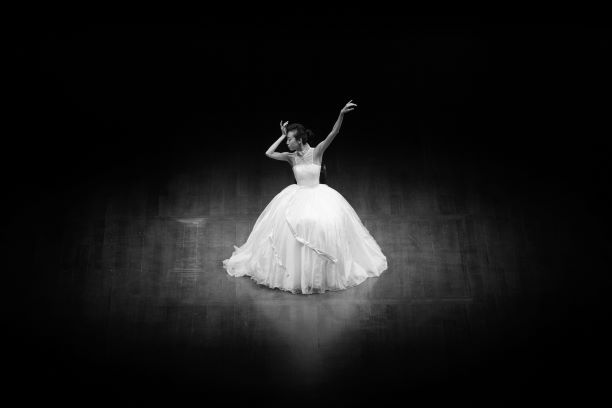 2008年在鸟巢排练奥运开幕的刘岩，从高台跌落致