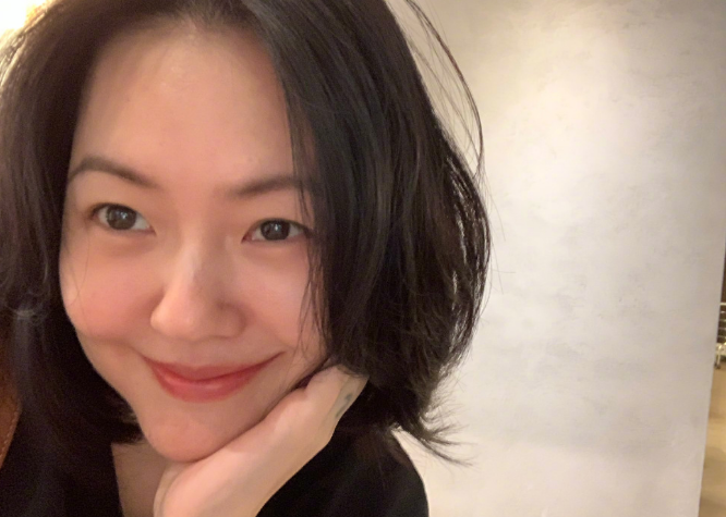 小S发博晒个人舞蹈，紧身裤凸显S型身材，网友评论刁钻引爆笑