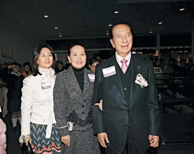 蓝琼缨：14岁嫁赌王，打败梁安琪，逼走利智，77岁成最大赢家