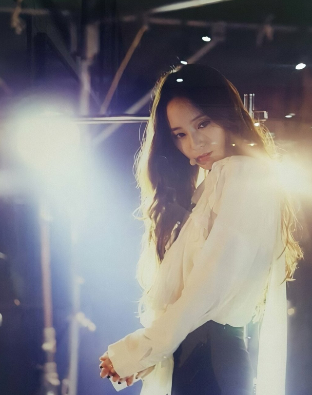 回应|郑秀晶与SM解约 SM回应正在讨论续约居然还谈续约？