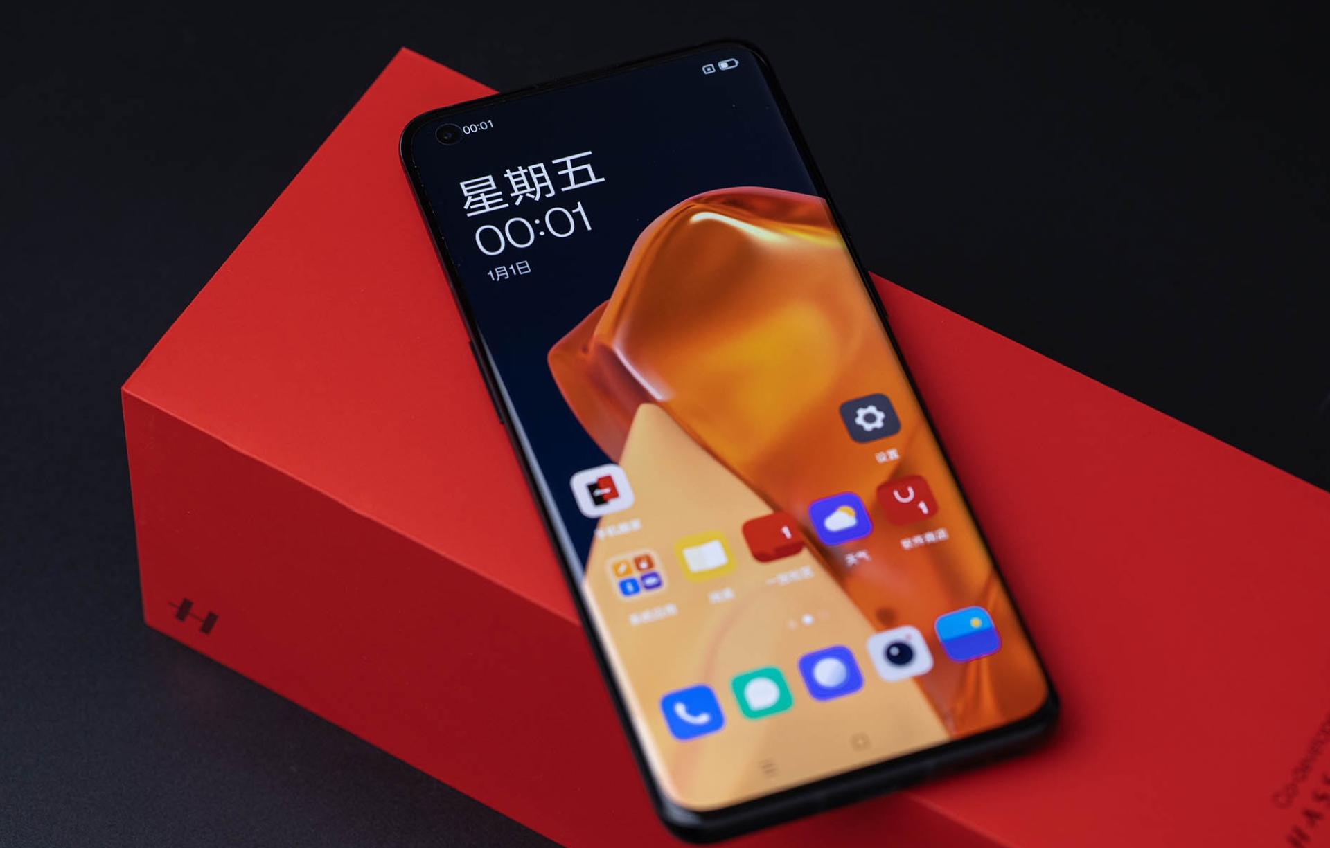 What Is The Difference Between LCD Screen And OLED Screen Which One Is 