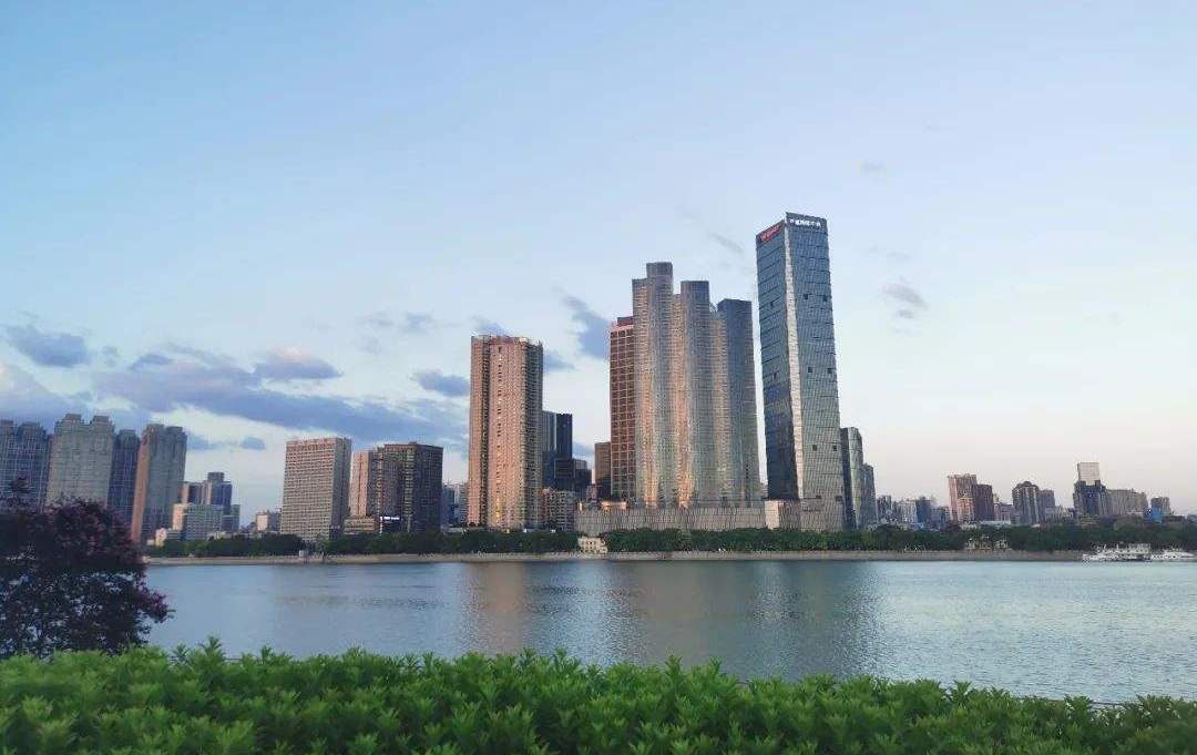 中国GDP十大强省：安徽位居第9，浙江追赶山东，福建力压湖南