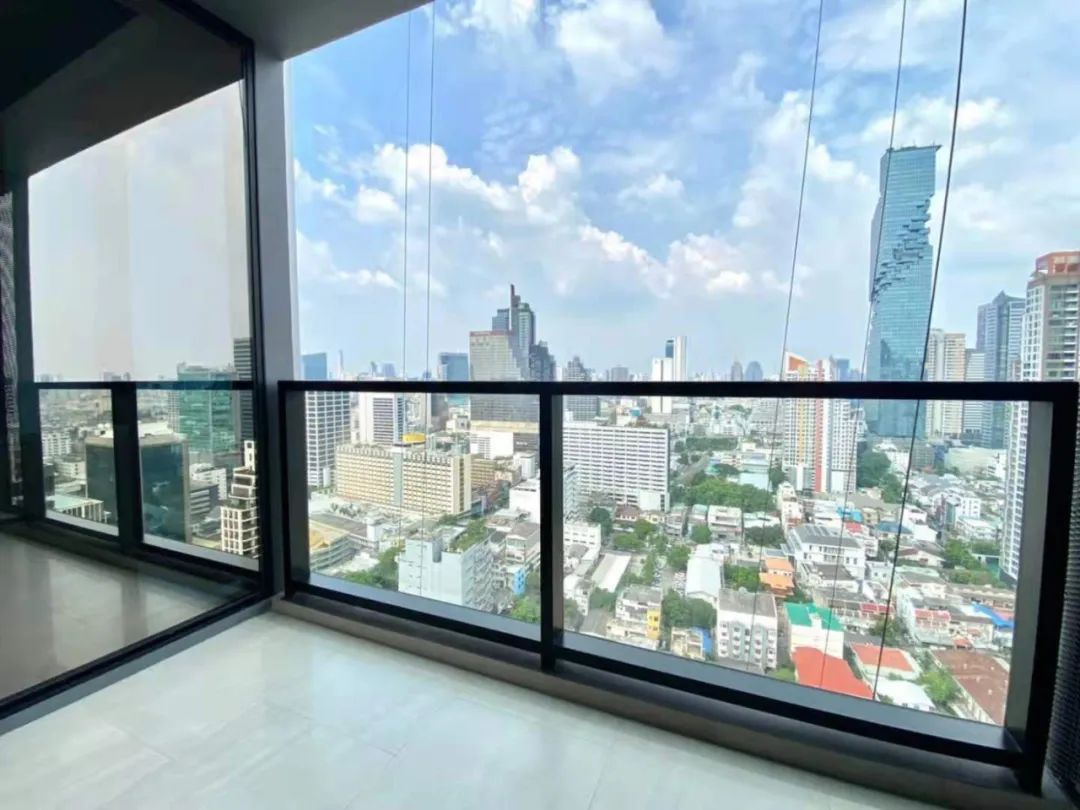 仅3套！曼谷“华尔街”轻轨旁豪宅公寓丨准现房 The Lofts Silom