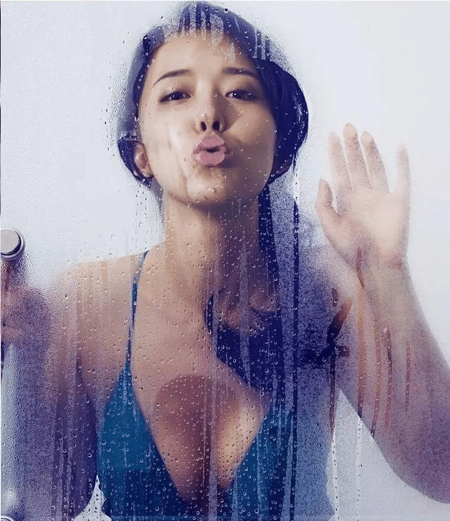 她被称为“最美嫦娥”，年过40岁“再发育”，变