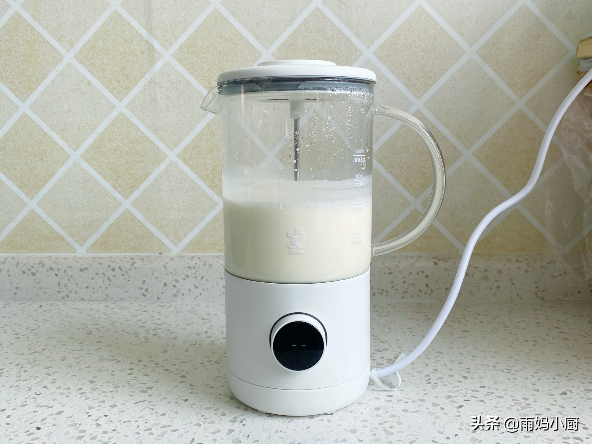 做奶茶原來這麼簡單，放入食材，十多分鐘搞定，珍珠Q彈奶茶香濃