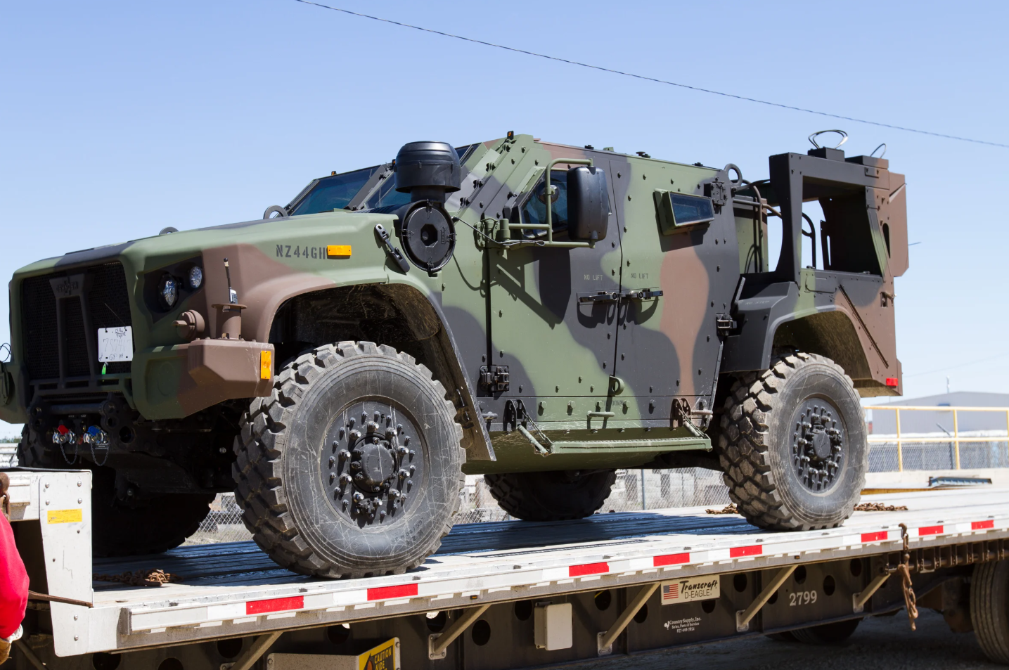 这次已经领先？中国空降战车服役没几天，美军