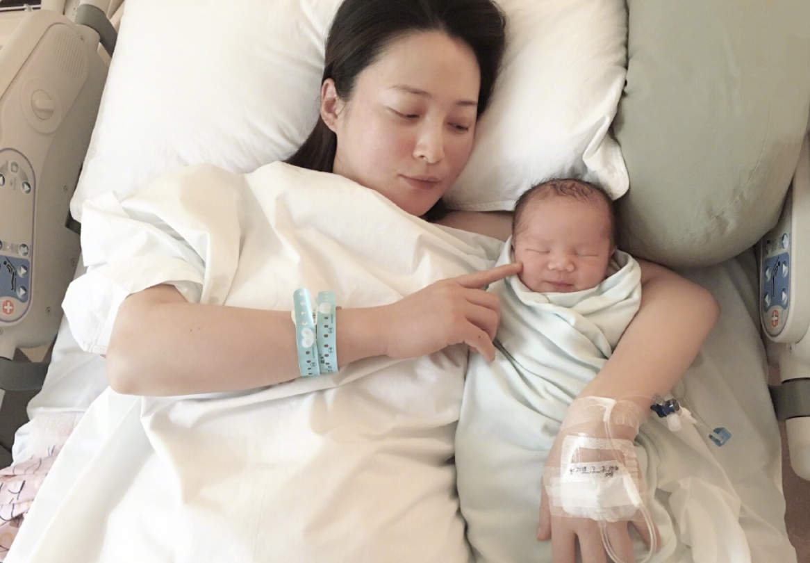 10位女星生完娃晒照：有人素颜能打，有人颜值暴