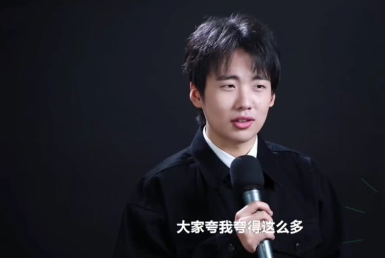 郭麒麟范丞丞合租，原来郭麒麟才是拿全网最令