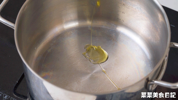 I love to eat this way when it's cold!  It’s so hot that the bowls don’t need to be washed