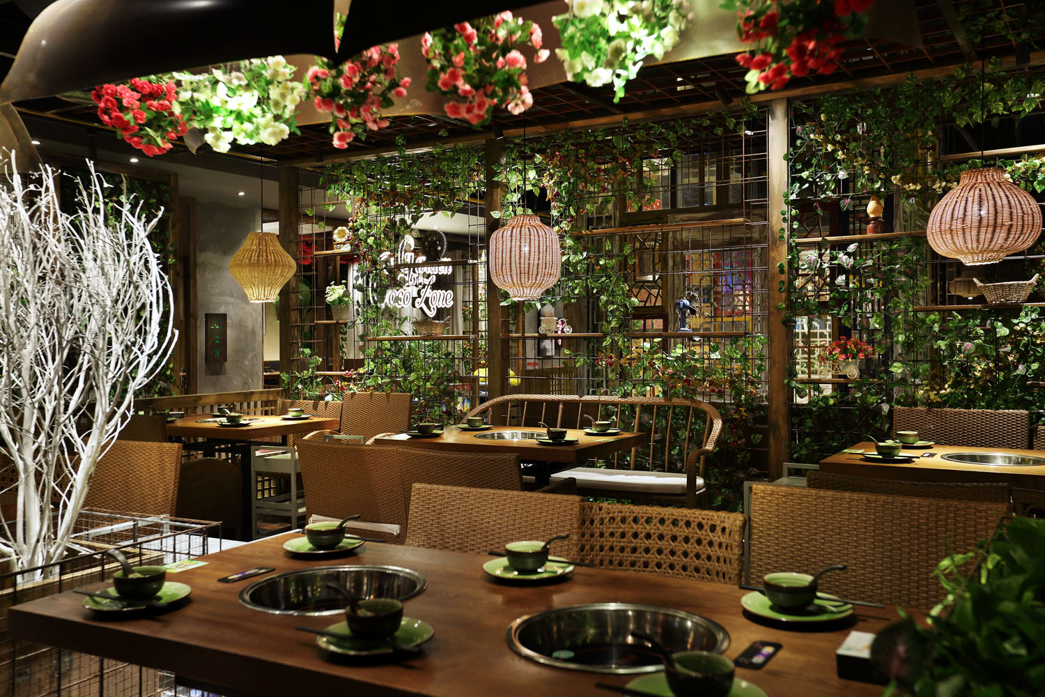 室内设计「艺鼎设计新作」浪漫的芭缇沁园，美味椰子鸡餐厅