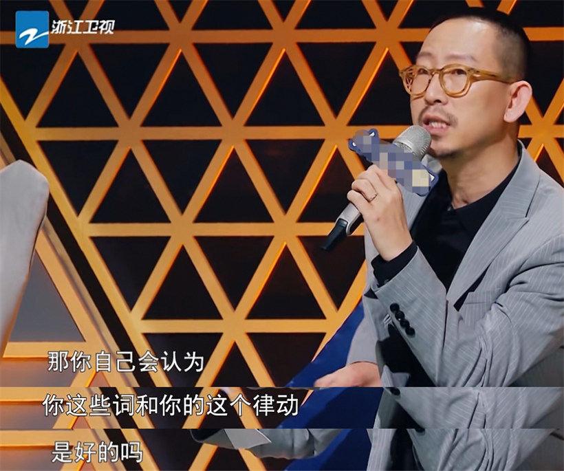 Vava is done not have by Ding Taisheng choke culture, subdue awkwardness of cry bitterly occasion, numerous star answers rancorring smell of gunpowder sufficient