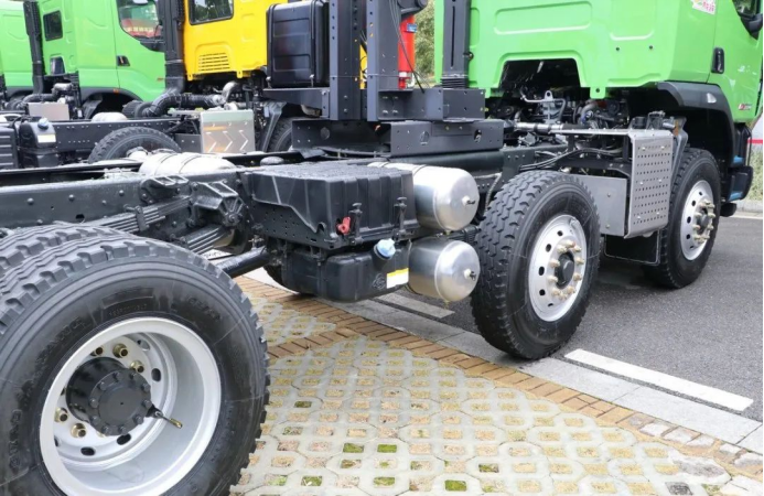 速速圍觀國(guó)六乘龍M3輕量化自卸車，優(yōu)勢(shì)一探便知