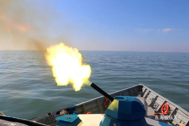 国产杀手锏武器罕见曝光，造型十分科幻，多项