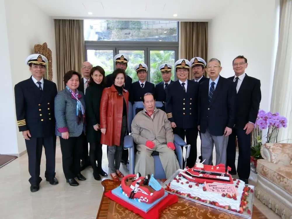 98岁高龄赌王何鸿燊去世，曾花费数十亿元为自己“续命”