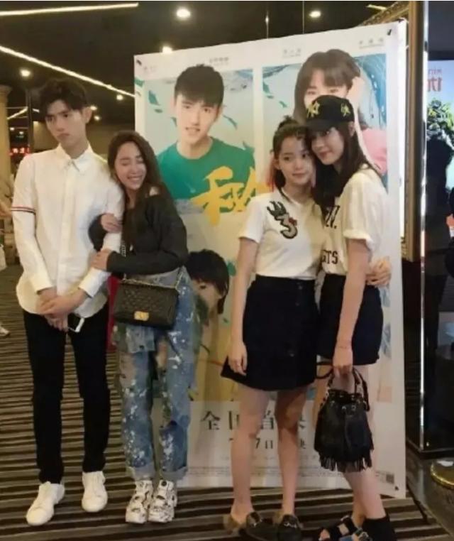 13岁\"华谊小公主\"王文，也疯狂追星，看