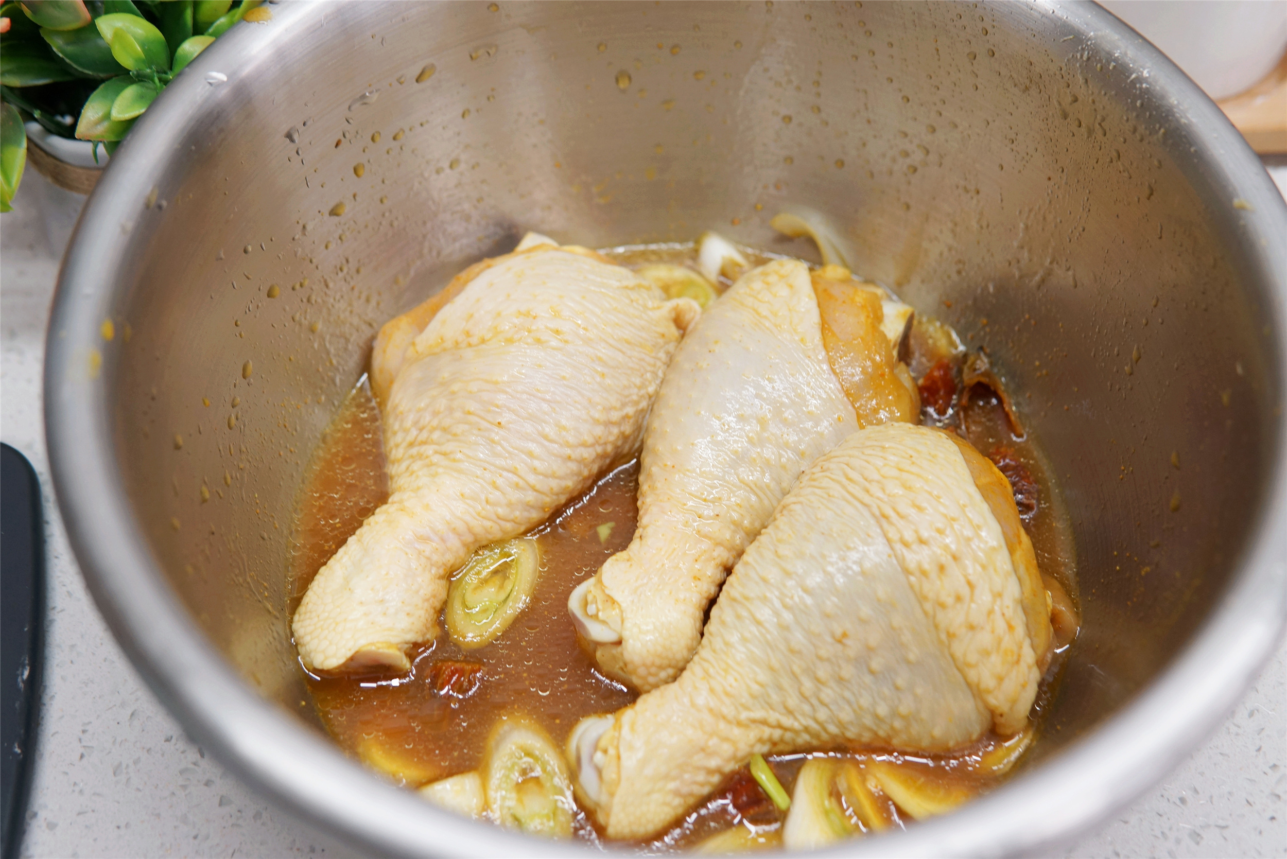 清明過後，雞肉和檸檬堪稱絕配，蛋白質高容易吸收，春天要常吃