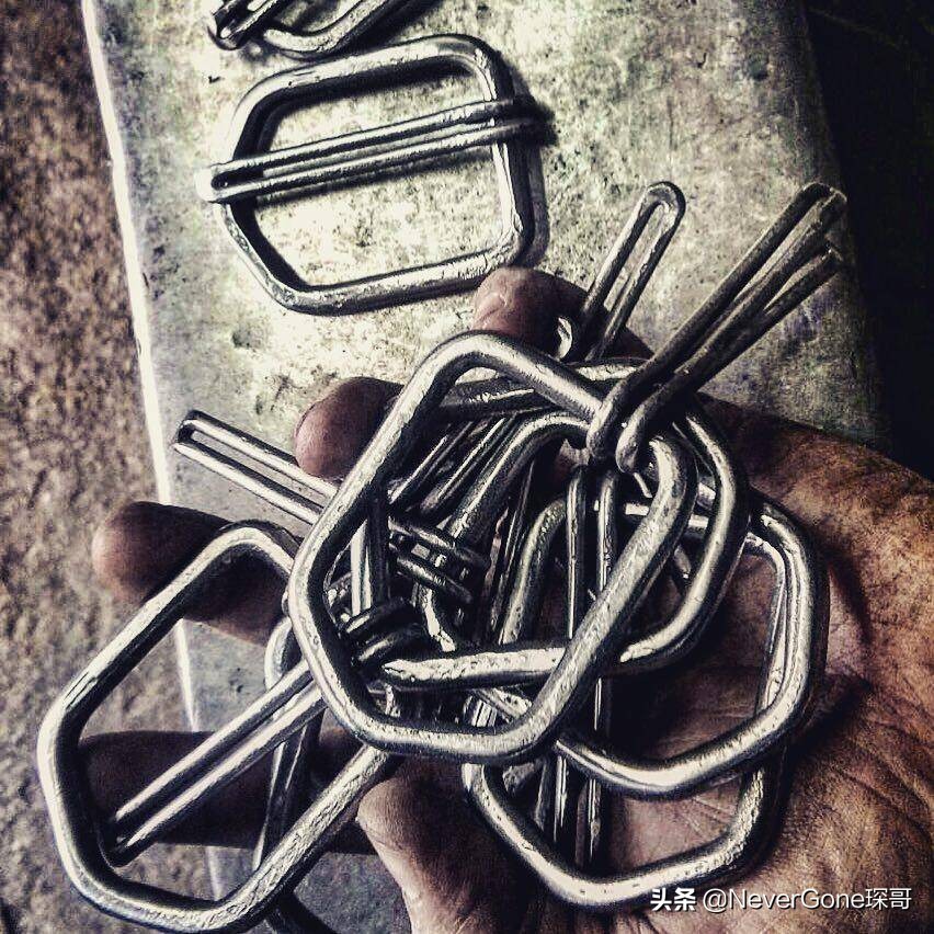 看看皮带扣？Companion Denim赫尔曼橡树植鞣腰带