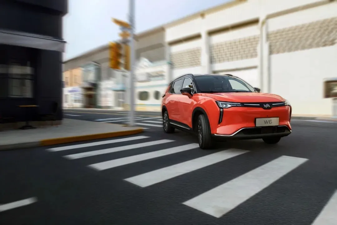 电车油车同级较量，威马W6和RAV4，谁更强？