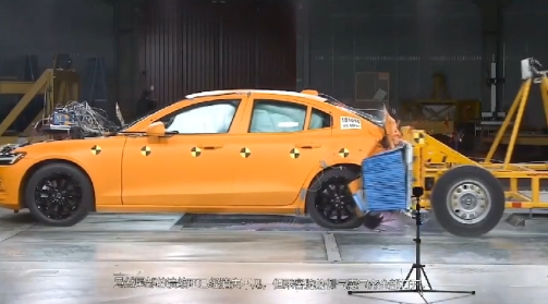 全新沃尔沃S60：汽车安全性不是吹出来的，是用