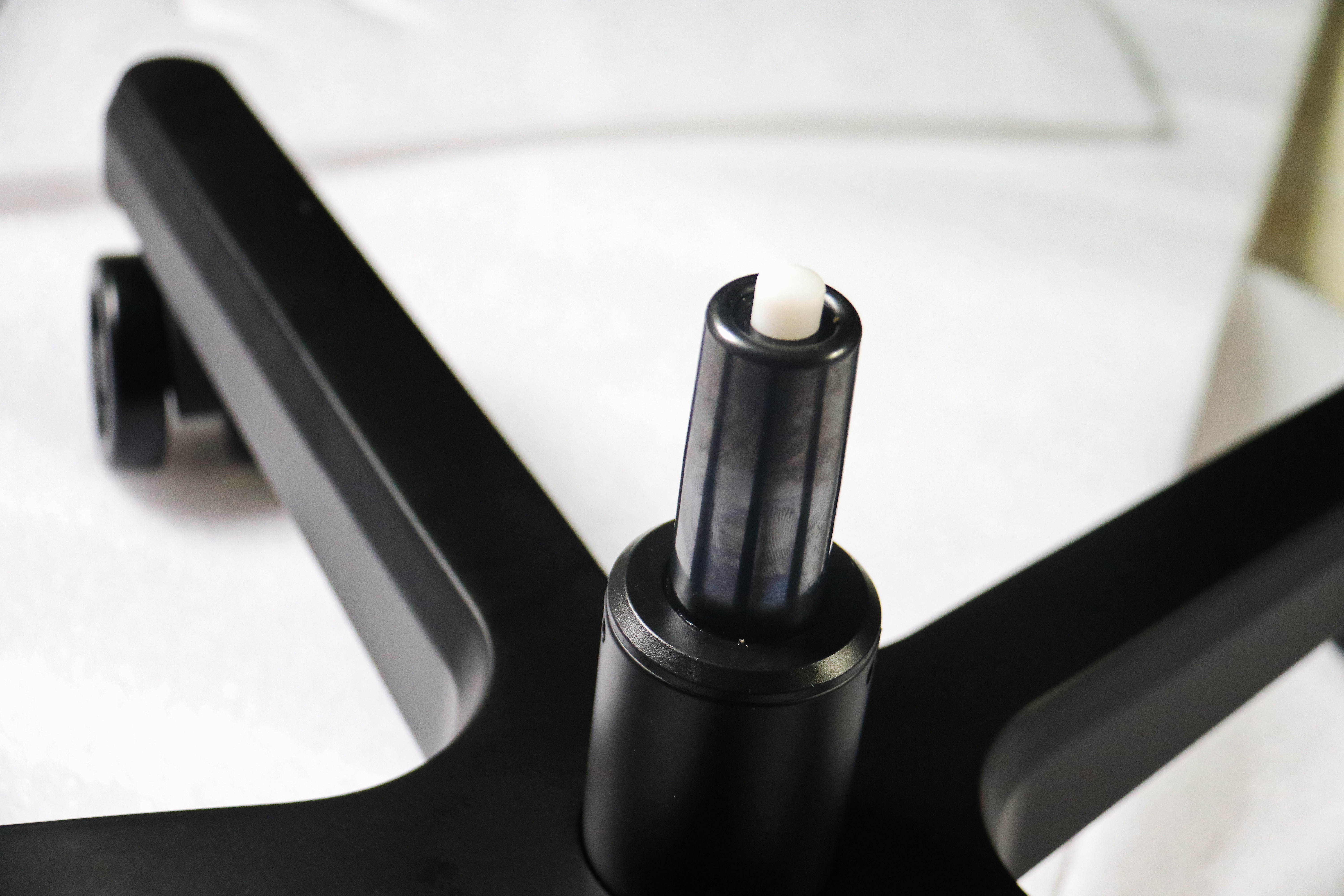 玩的不仅是游戏，午间小憩也适合：安德斯特赤焰王座电竞椅实测