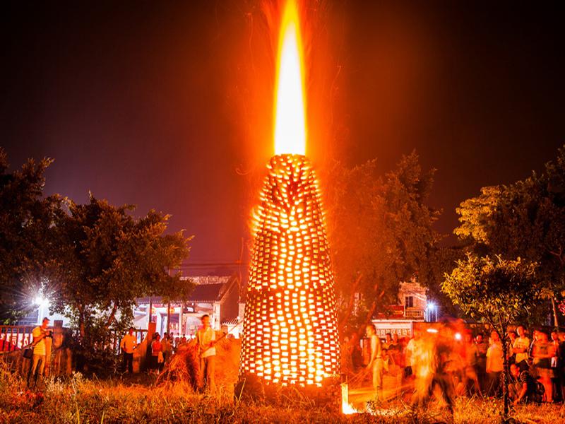 Cantonese Traditional Customs-Burning Pagoda - iNEWS