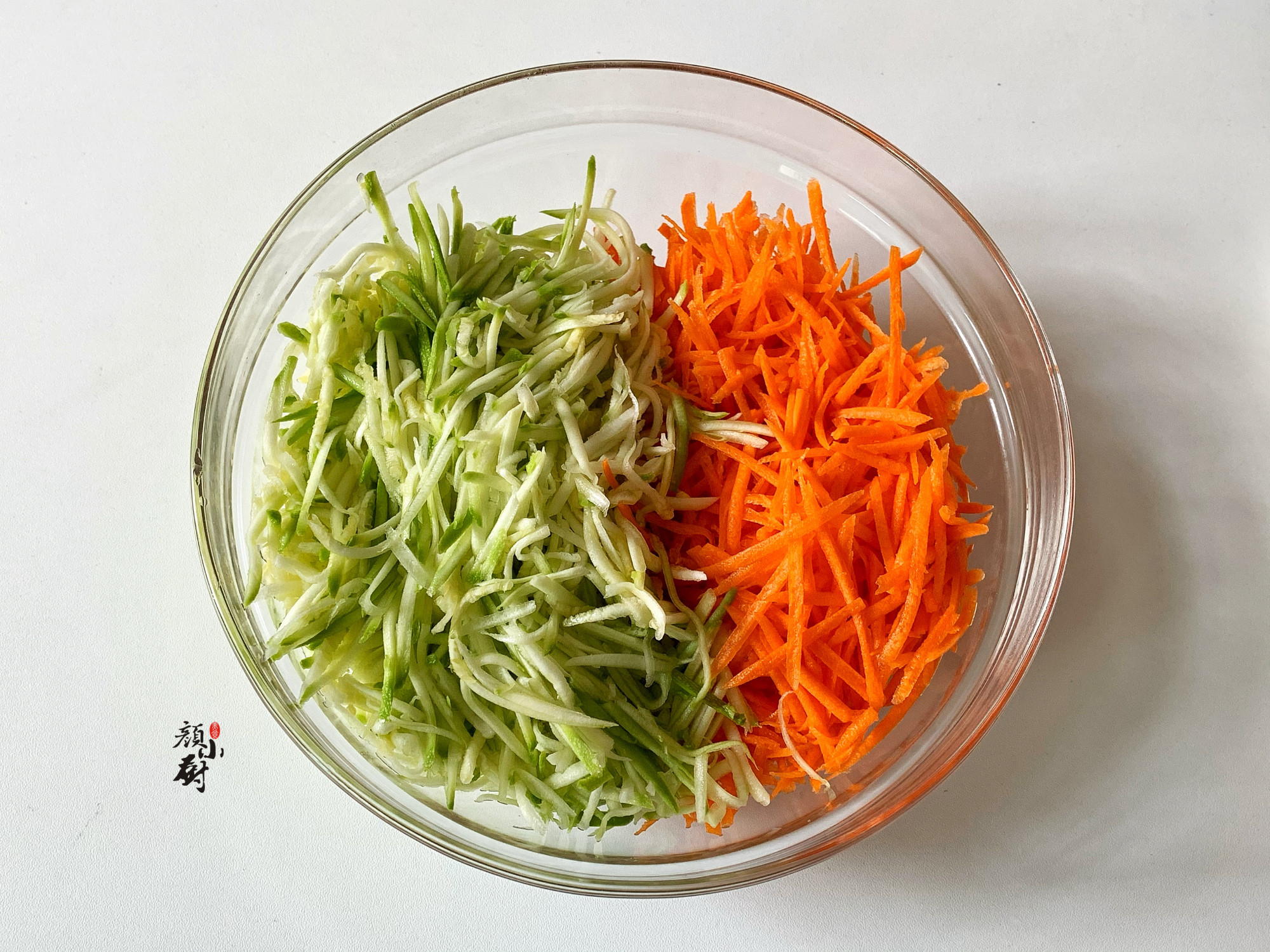 這食材最近吃得多，3元做一盤，搓成小丸子蒸一鍋，蘸料吃真香