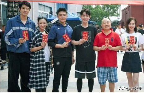 《流金岁月》开机，演员阵容太强大，看见男主