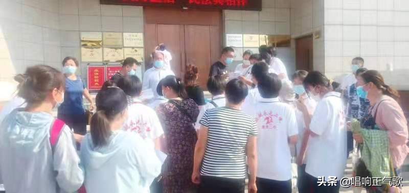 爱家乡志愿者联合学生家长到安平第一个全国农村党支部参观学习