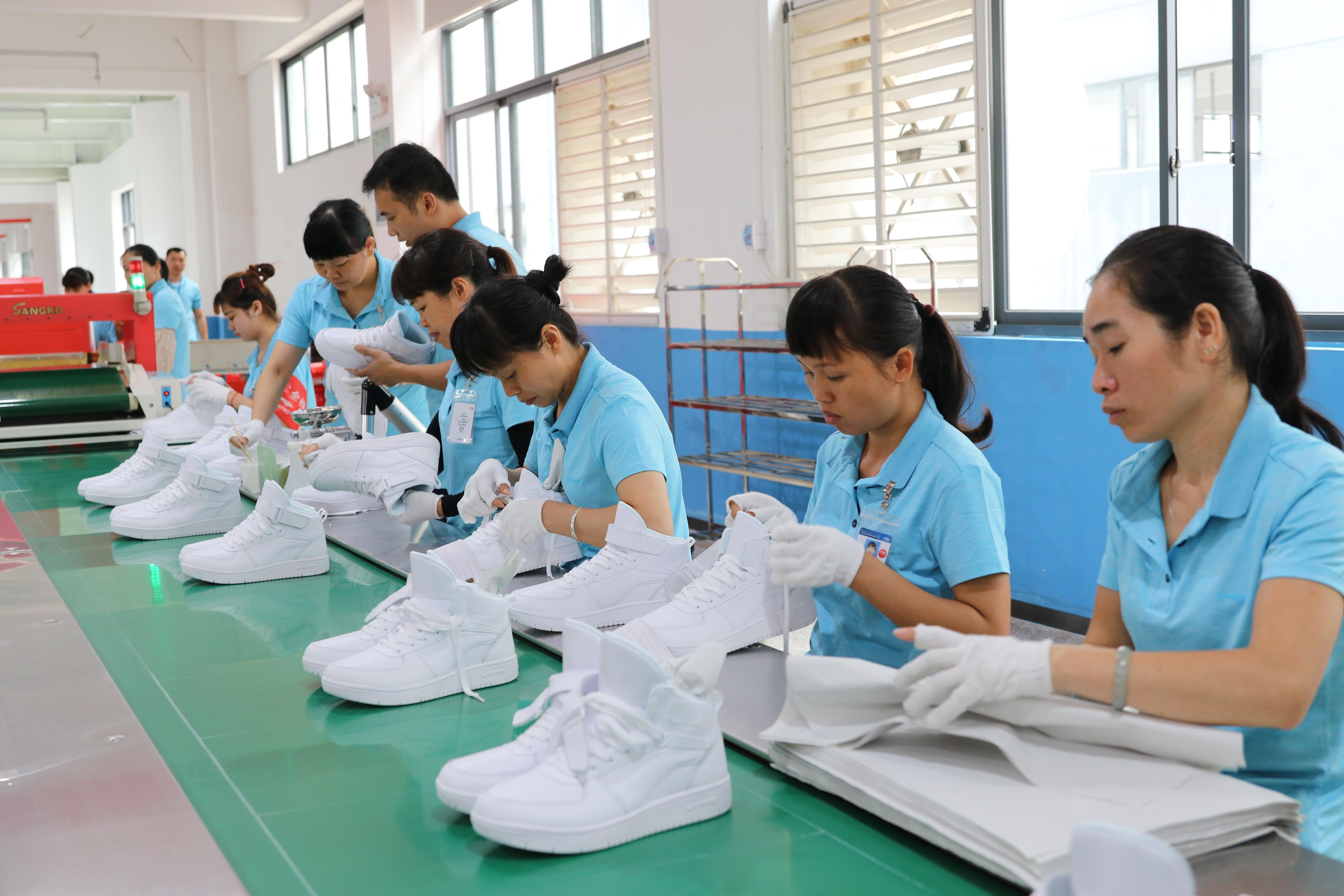 严控疫情抢先机“一企一策”稳增长