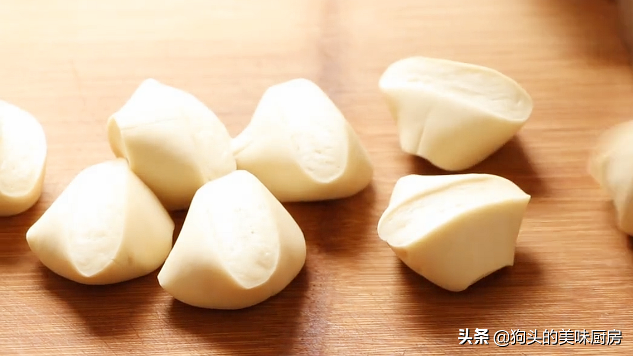 早餐這樣做太好吃了，有麵粉跟土豆就行，做一次饞一次，真解饞