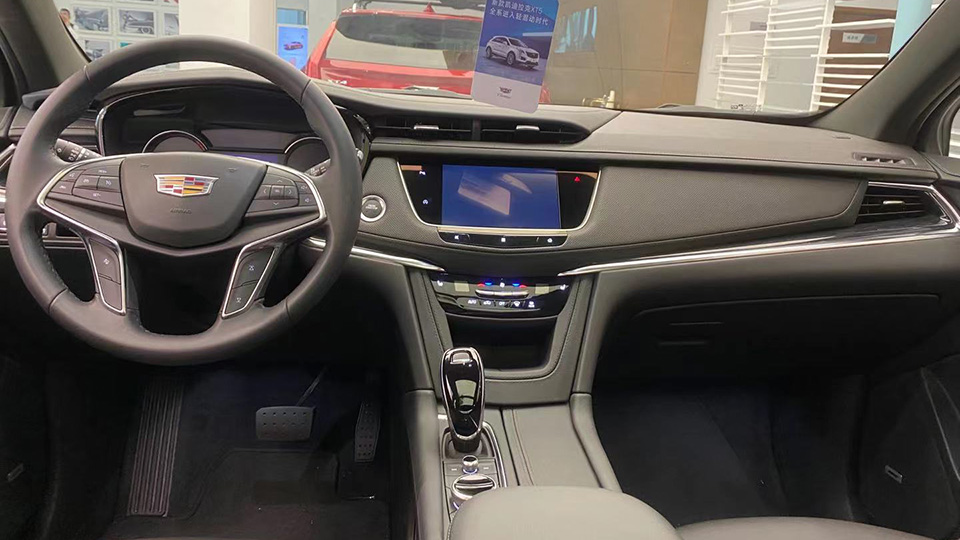 凯迪拉克XT5：优惠比去年多3万，能抢奥迪因为配置全