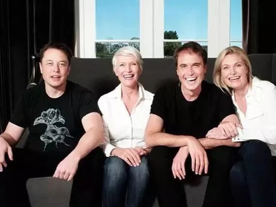 最赚钱的老年模特，被家暴9年，养大3个亿万富翁，儿子创立特斯拉