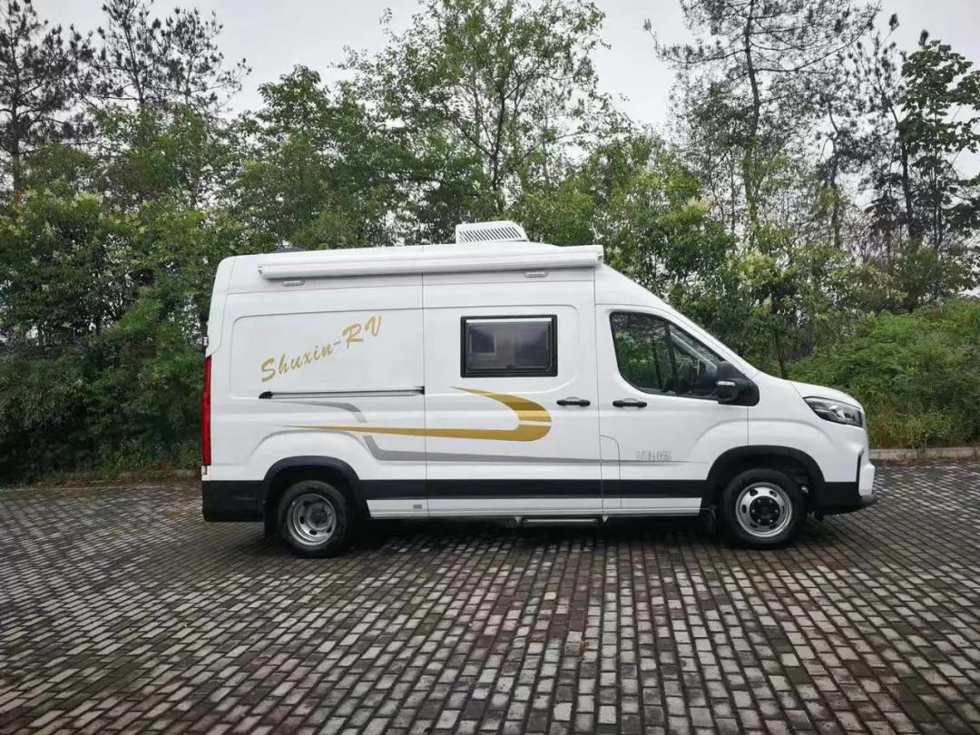 全車(chē)軟包，國(guó)六標(biāo)準(zhǔn)，舒欣大通V90B型房車(chē)，車(chē)旅通勤兩手抓