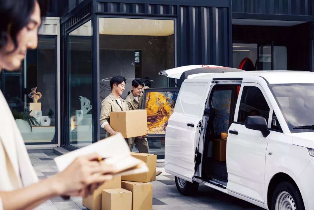 五菱征程正式上市7.58万元起